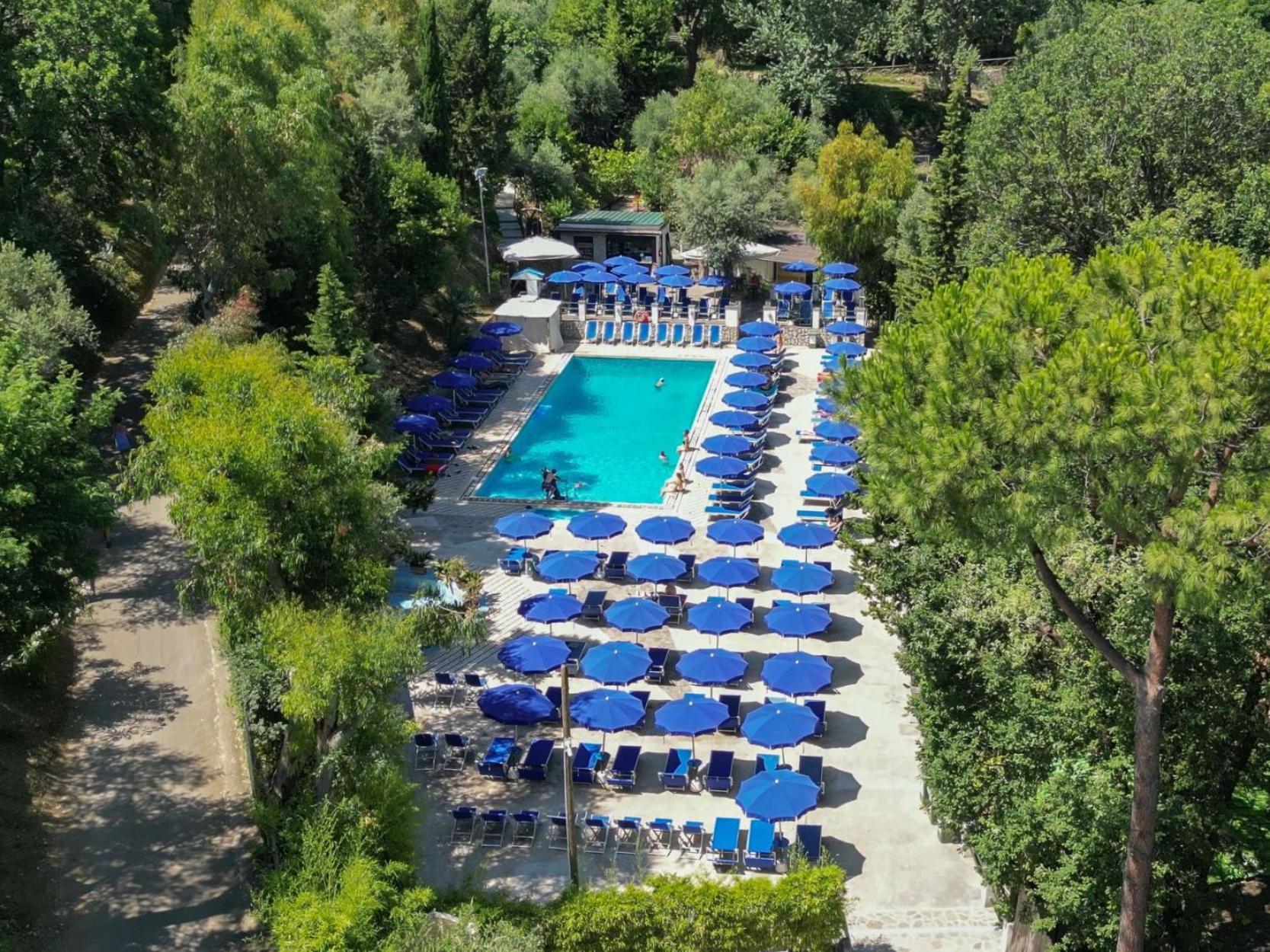 Village Camping Santa Fortunata - Campogaio Сорренто Екстер'єр фото